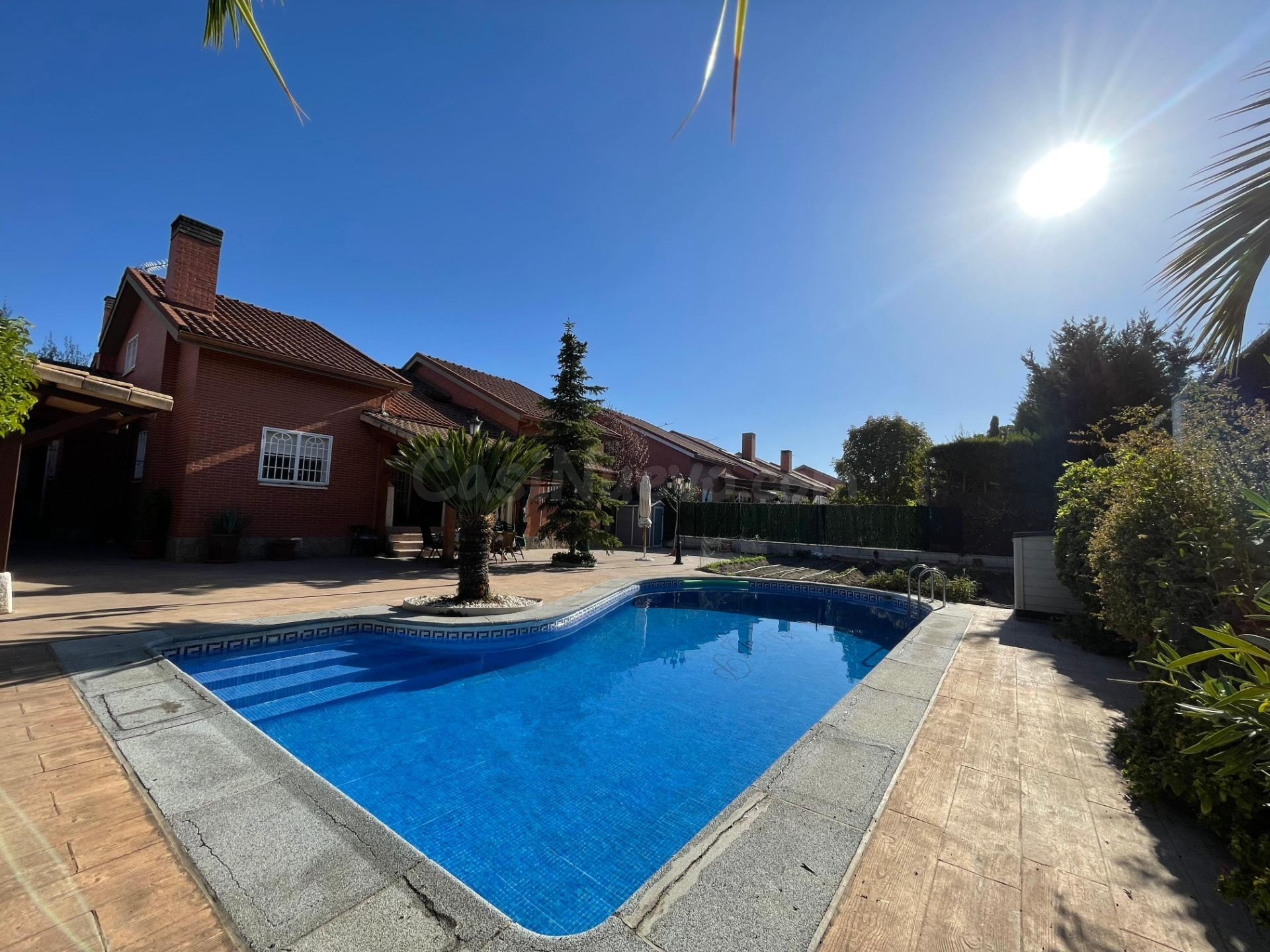 Chalet 4 habitaciones 267m² en venta - Rivas Centro