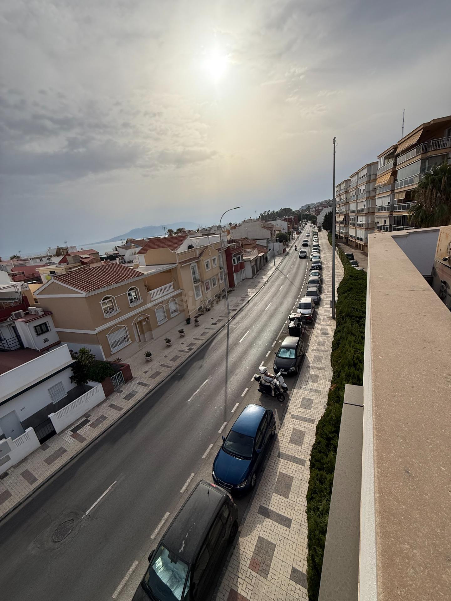 Vive frente al mar en Pedregalejo – Piso moderno con azotea  - foto 4