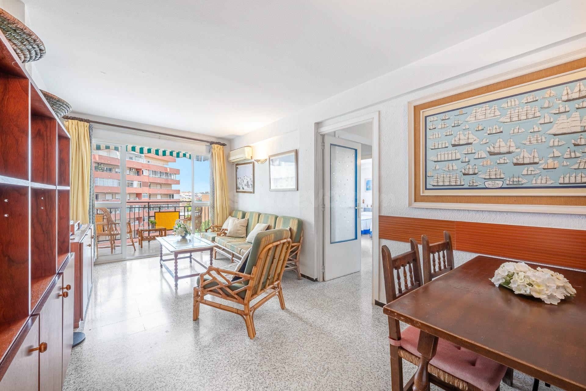 AMPLIA VIVIENDA DE 3 DORMITORIOS CON TERRAZA, PISCINA Y PARK - foto 3