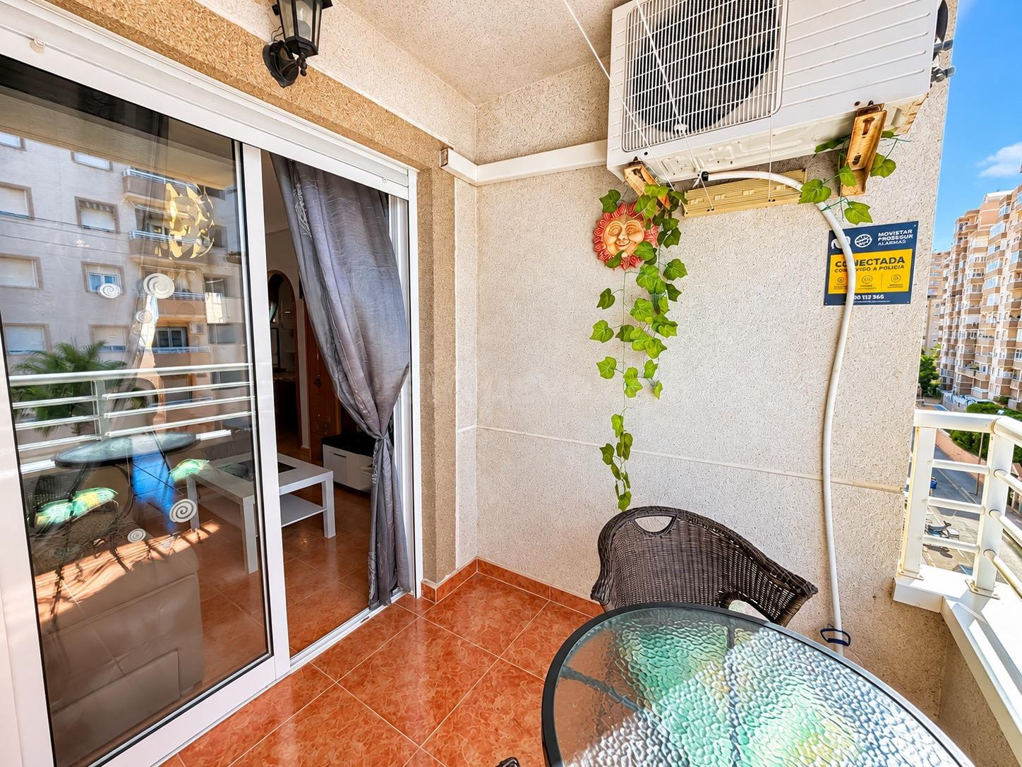 Piso con terraza y piscina en residencial cerrado - foto 4