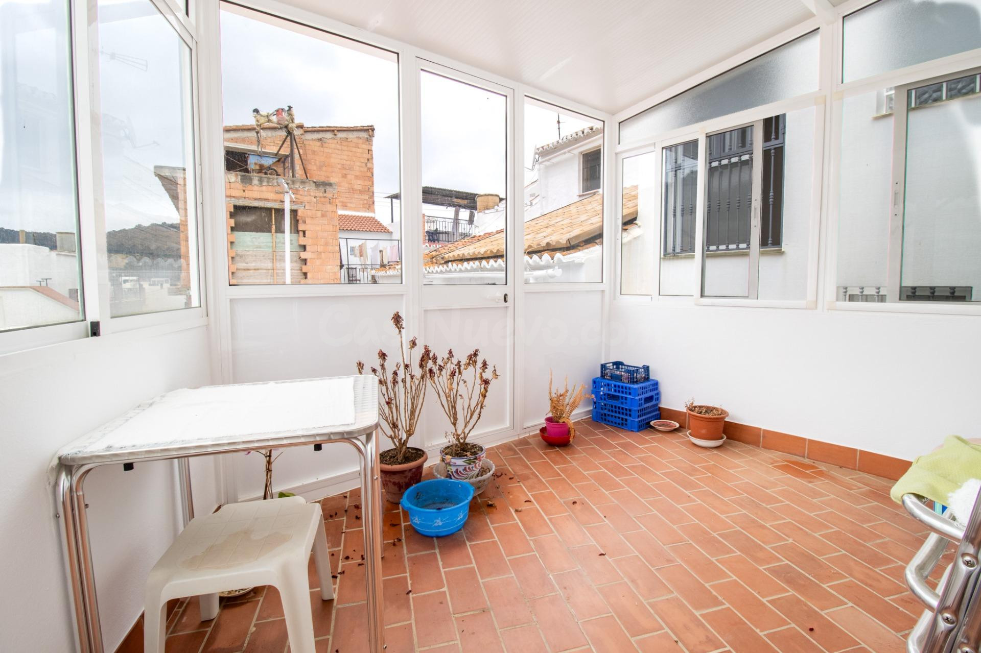 Casa adosada en el corazón de Sayalonga! - foto 3
