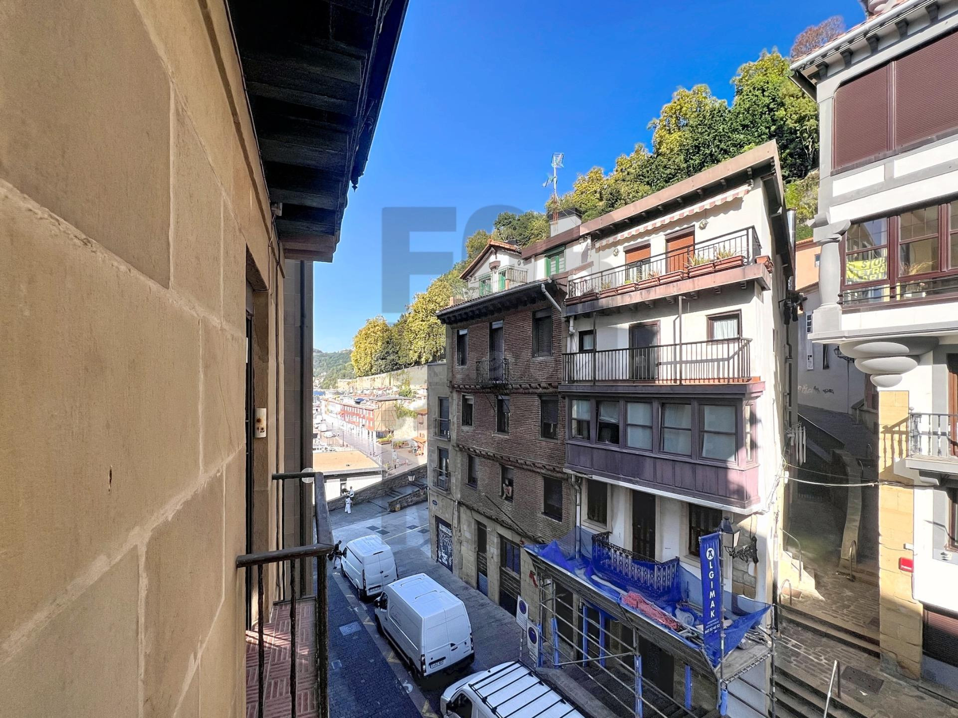 Piso de esquina en el corazón de Donostia-San Sebastian - foto 2