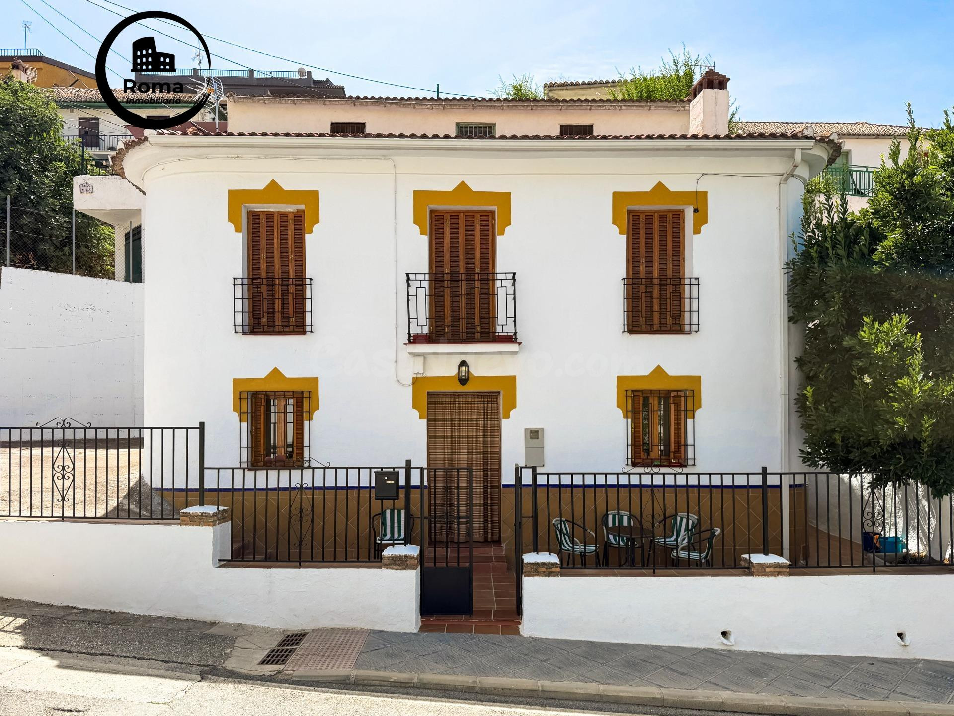 Casa independiente en la entrada de Pinos Genil. (A 10 minutos de Granada)
