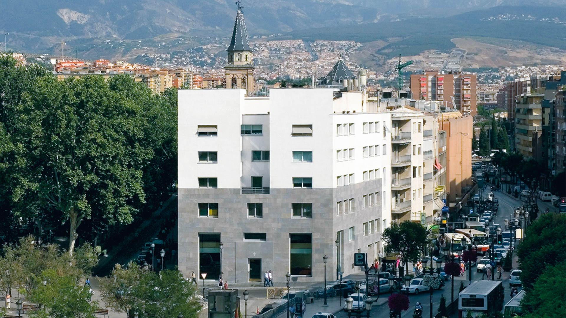 FUENTE DE LAS BATALLAS-PISO DE 197m2 EN EDIFICIO ZAIDA - foto 2