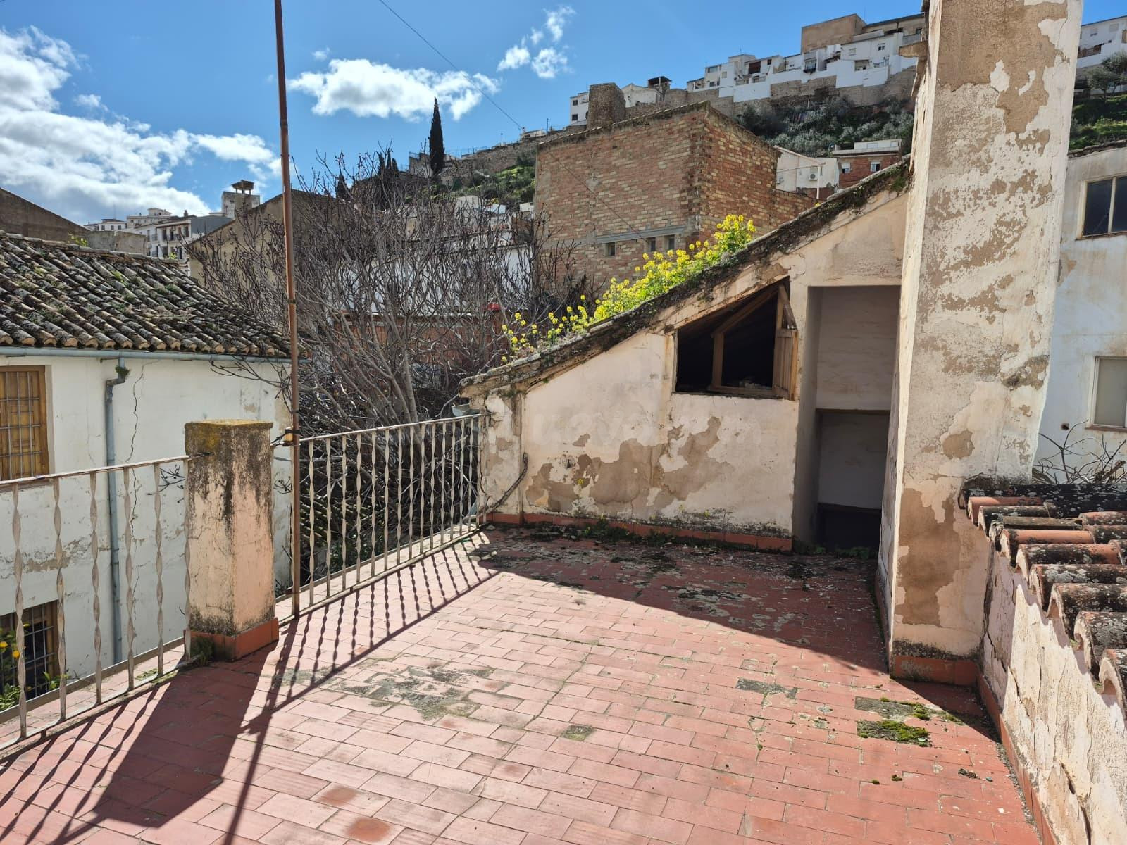CASA IDEAL PARA INVERSORES EN EL CENTRO DE LOJA - foto 2