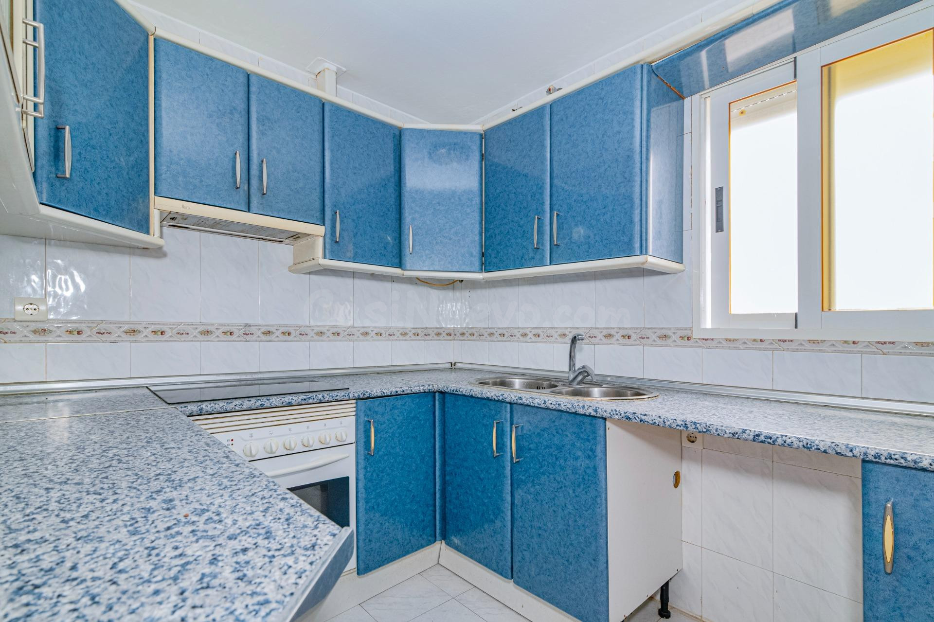 PISO DE 3 habitaciones Y COCHERA EN LA ZUBIA - foto 3