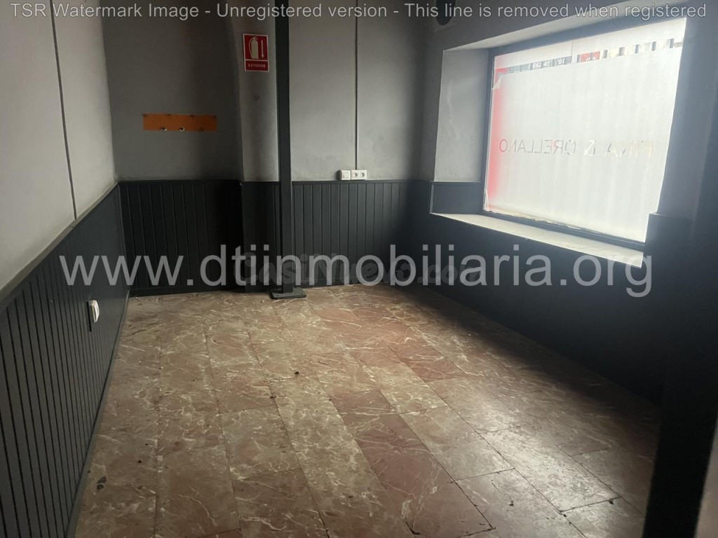 GRAN NAVE EN EL PUEBLO - foto 2