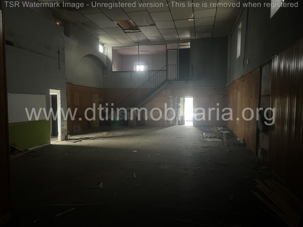 GRAN NAVE EN EL PUEBLO - foto 3