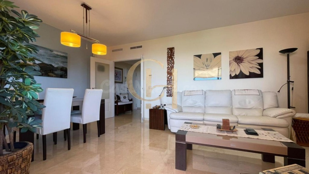 Exclusivo apartamento en Los Altos de Sierra Cortina con imp - foto 4
