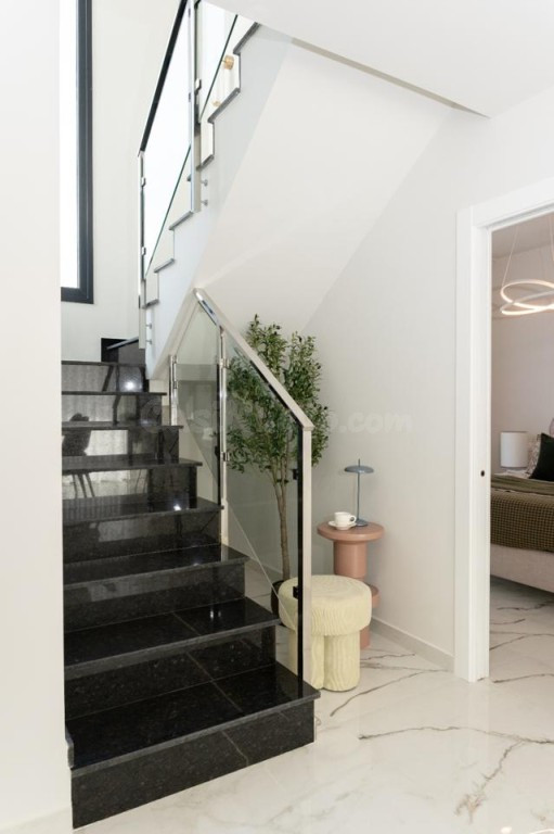 Villa con un estilo moderno para entrar a vivir con esa como - foto 5