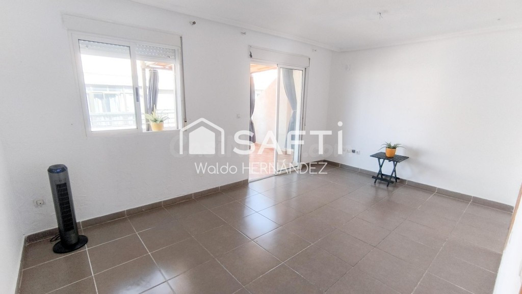 EL PISO QUE ESTÁS BUSCANDO EN EL CENTRO DE TORREVIEJA - foto 2