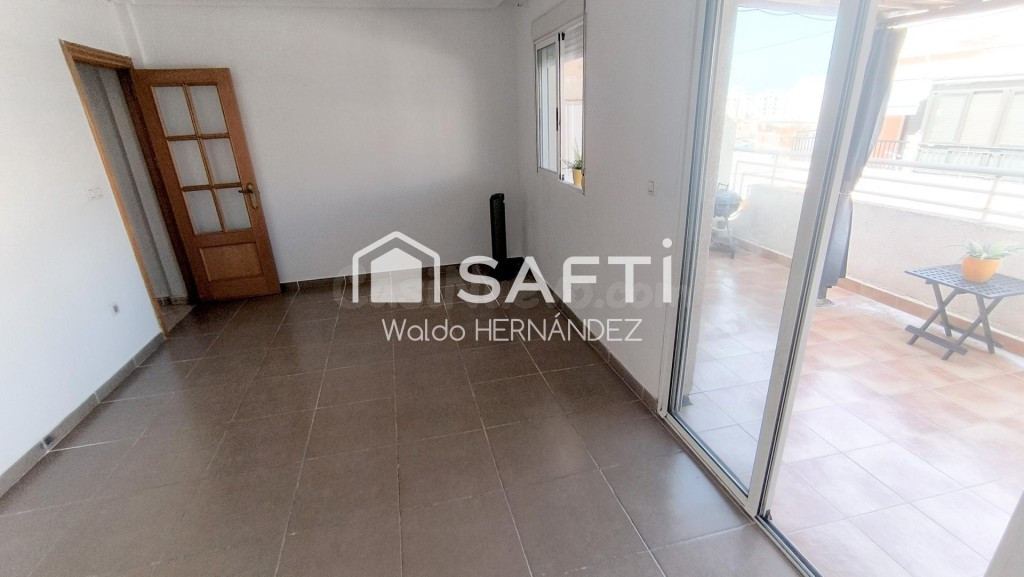 EL PISO QUE ESTÁS BUSCANDO EN EL CENTRO DE TORREVIEJA - foto 3
