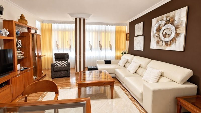 AMPLIO Y PRECIOSO PISO DE 4 DORMITORIOS EN ALQUILER EN CAMIN