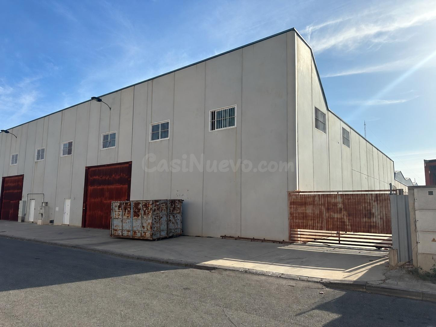 Nave industrial Con altillo , Oficina y aseo en Las Torres d - foto 3