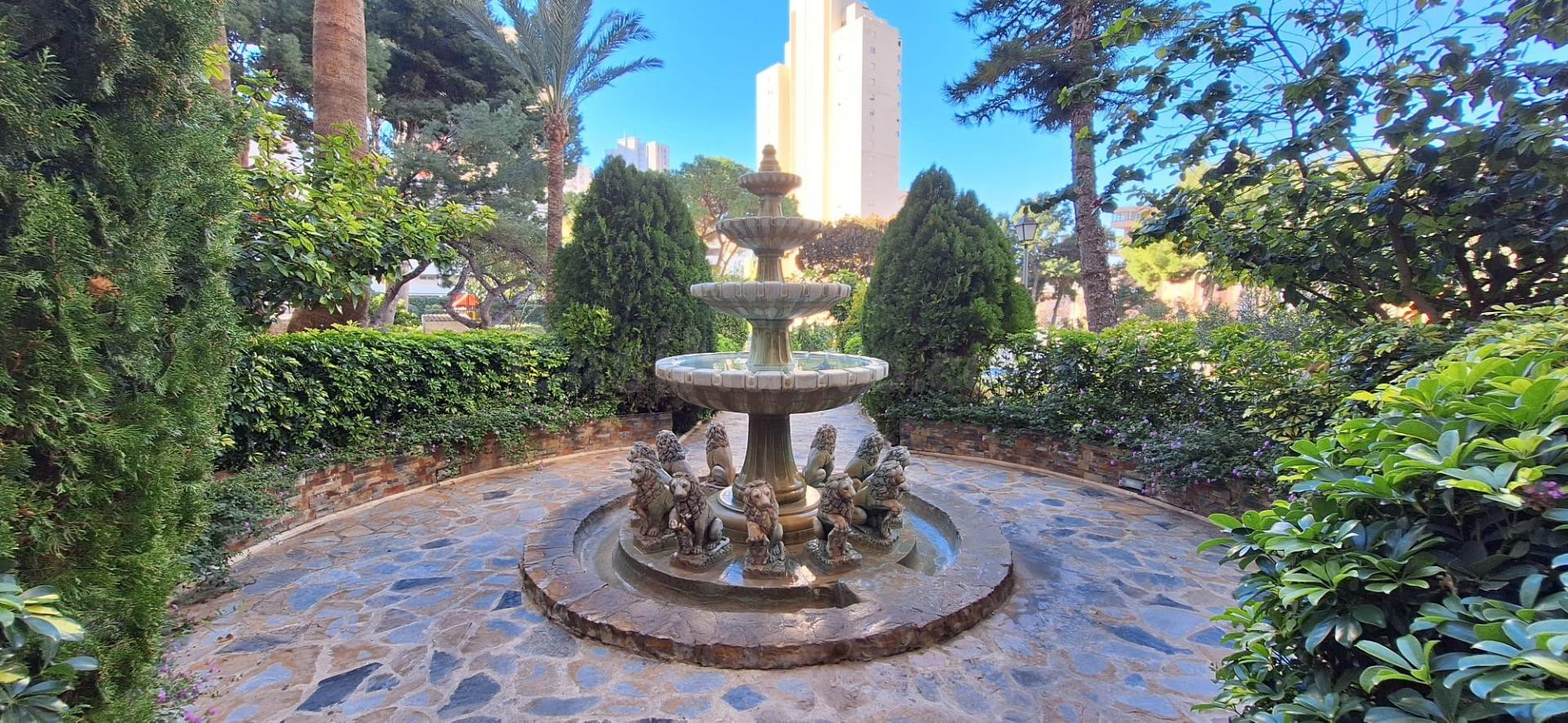 APARTAMENTO REFORMADO CON PISCINA Y PARKING COMUNITARIO