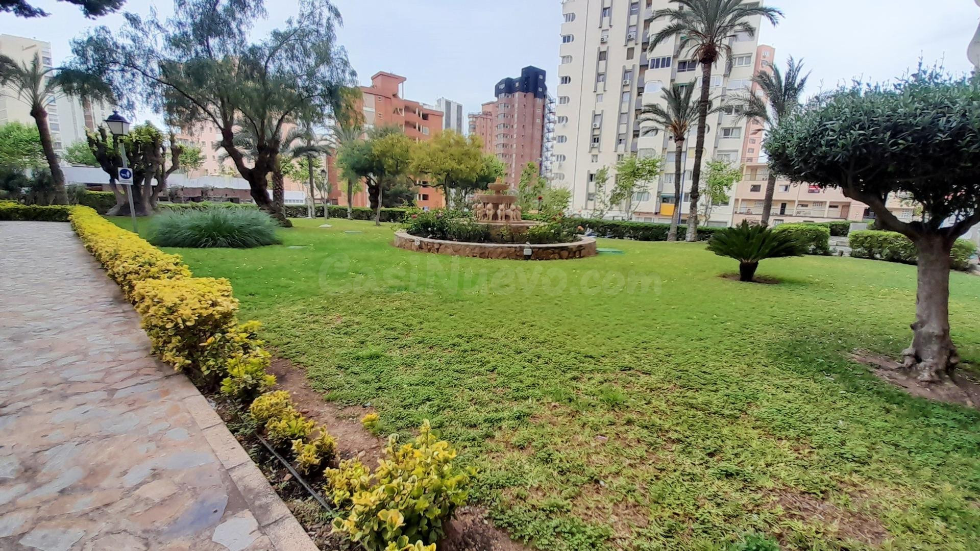 APARTAMENTO REFORMADO CON PISCINA Y PARKING COMUNITARIO - foto 2