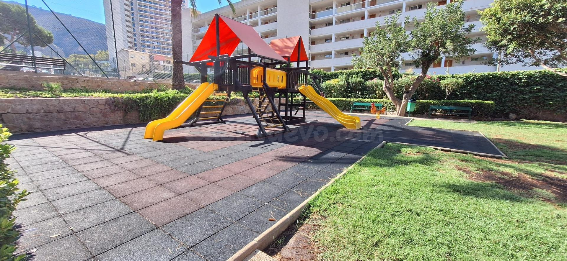 APARTAMENTO REFORMADO CON PISCINA Y PARKING COMUNITARIO - foto 3