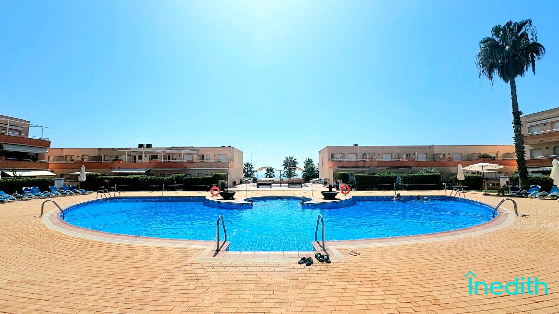 Piso en venta en 2ª línea de mar Cubelles con Licencia turística