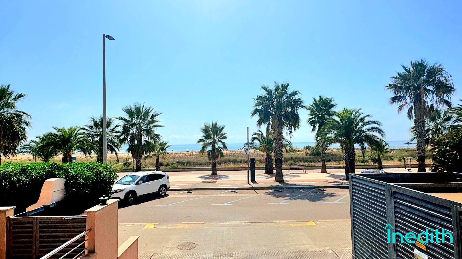 Piso en venta en 2ª línea de mar Cubelles con Licencia turís - foto 2