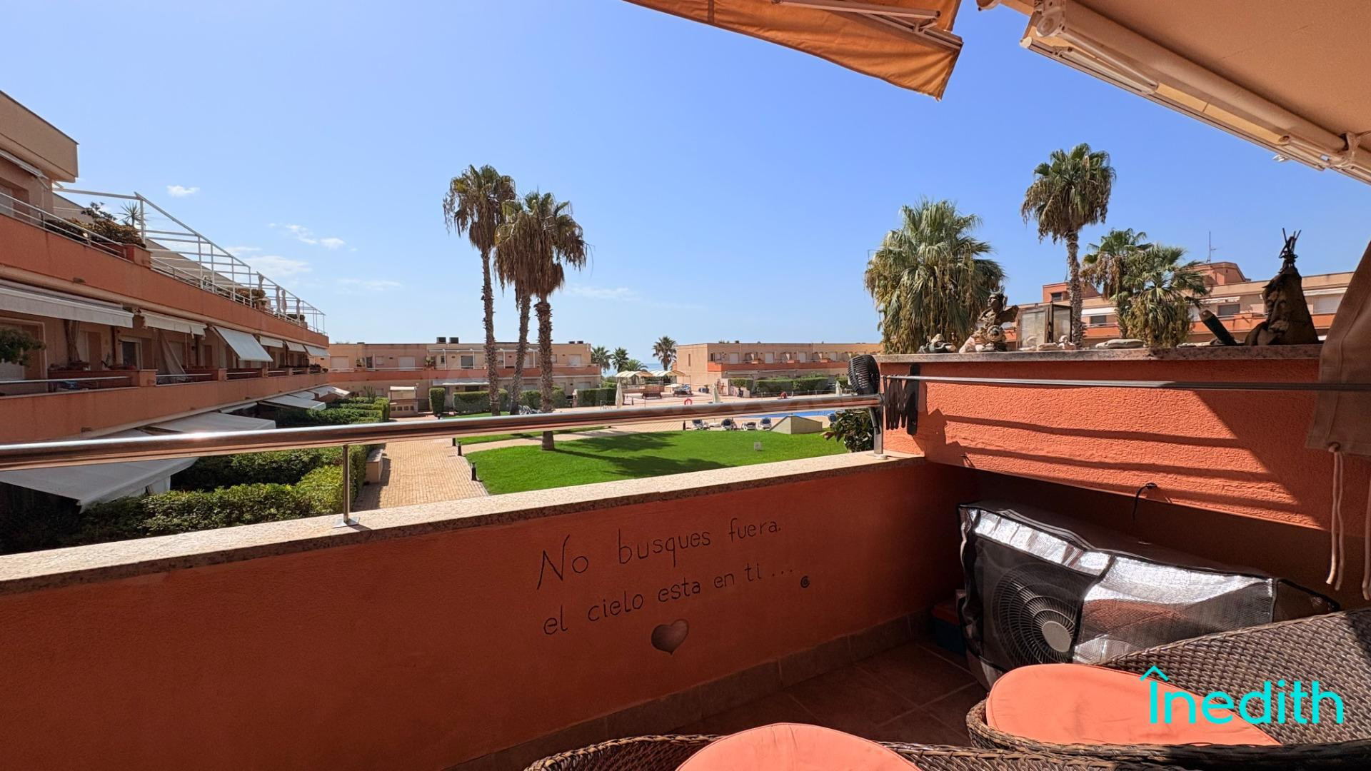 Piso en venta en 2ª línea de mar Cubelles con Licencia turís - foto 4