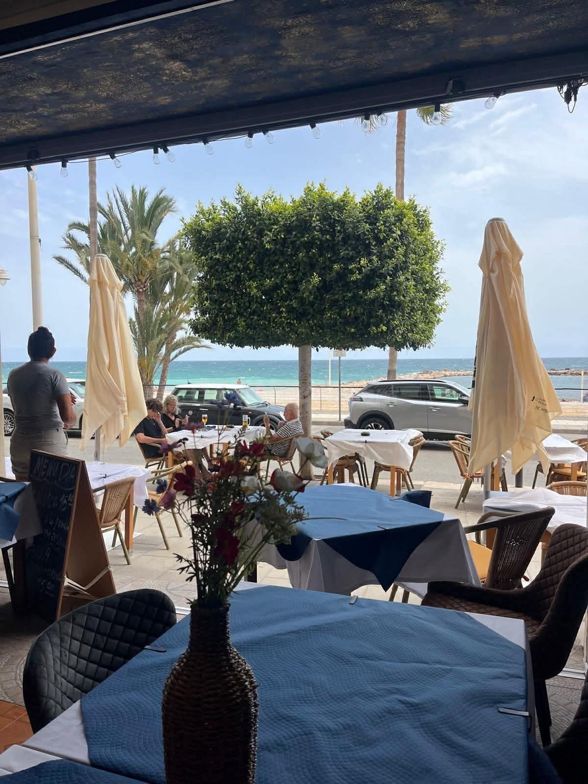 SE TRASPASA LOCAL EN ALTEA, PRIMERA LINEA - foto 2