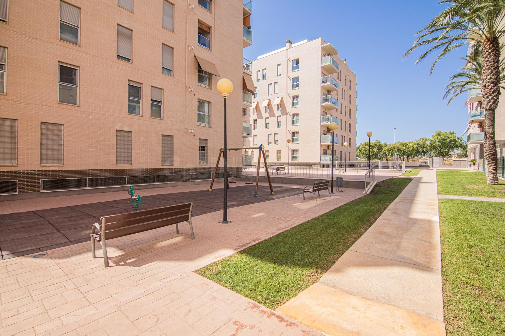 PISO TODO EXTERIOR DE 3 DORM. CON PISCINA Y GARAJE DIRECTO E