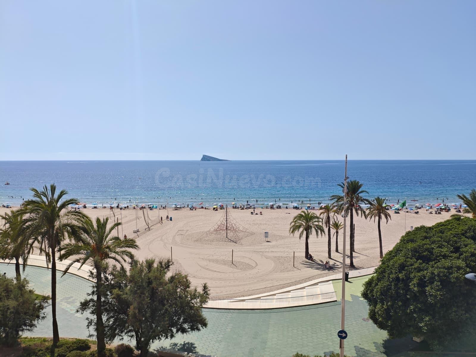 PISO EN LA PRIMERA LINEA CON VISTAS DIRECTAS AL MAR EN PONIE - foto 2
