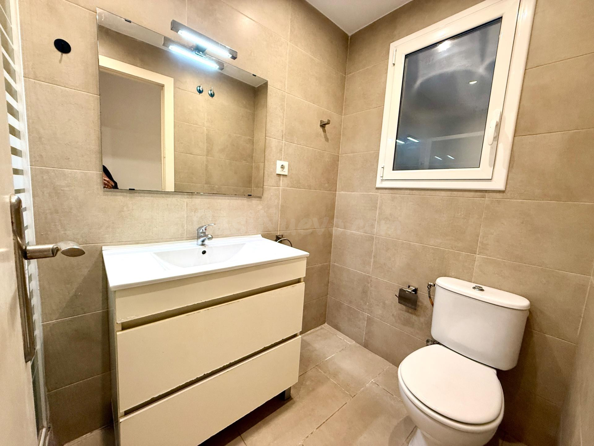 Piso reformado de 3 habitaciones en Ocata, El Masnou - foto 5