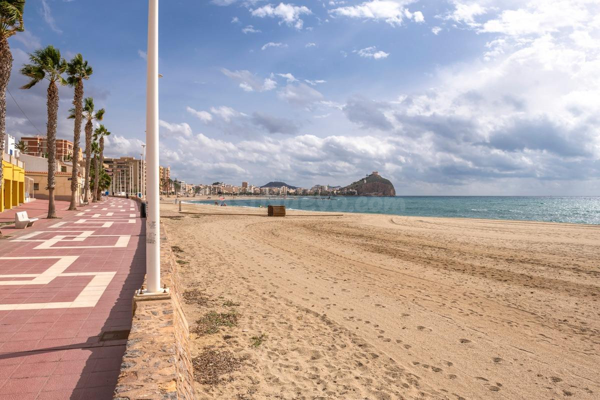 ¡Increíble apartamento cerca de la playa en Águilas por solo
