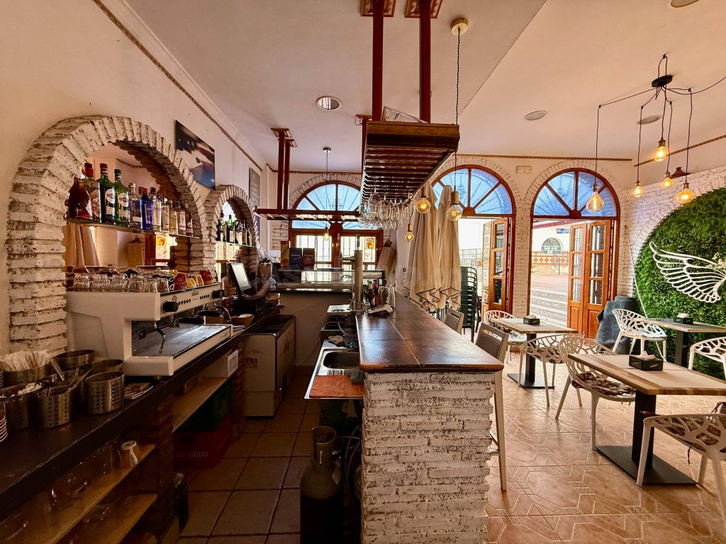 Local comercial en Venta en Benalmadena Málaga - foto 4