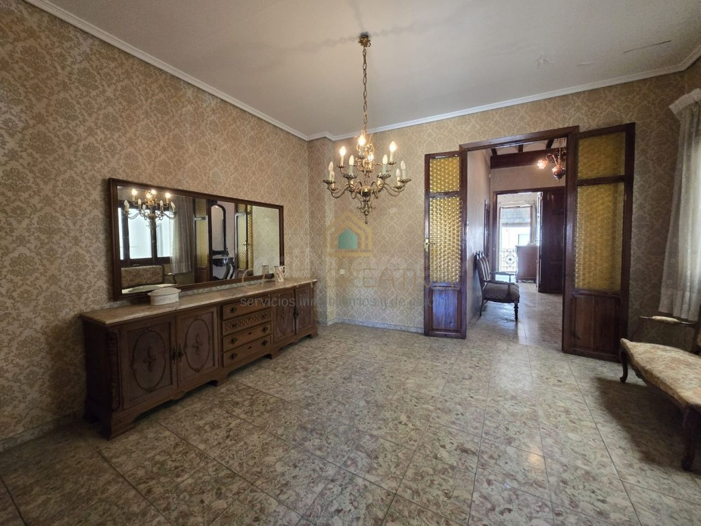 VENDO PISO SEÑORIAL TECHOS MUY ALTOS CON VIGAS DE MADERA 89. - foto 3