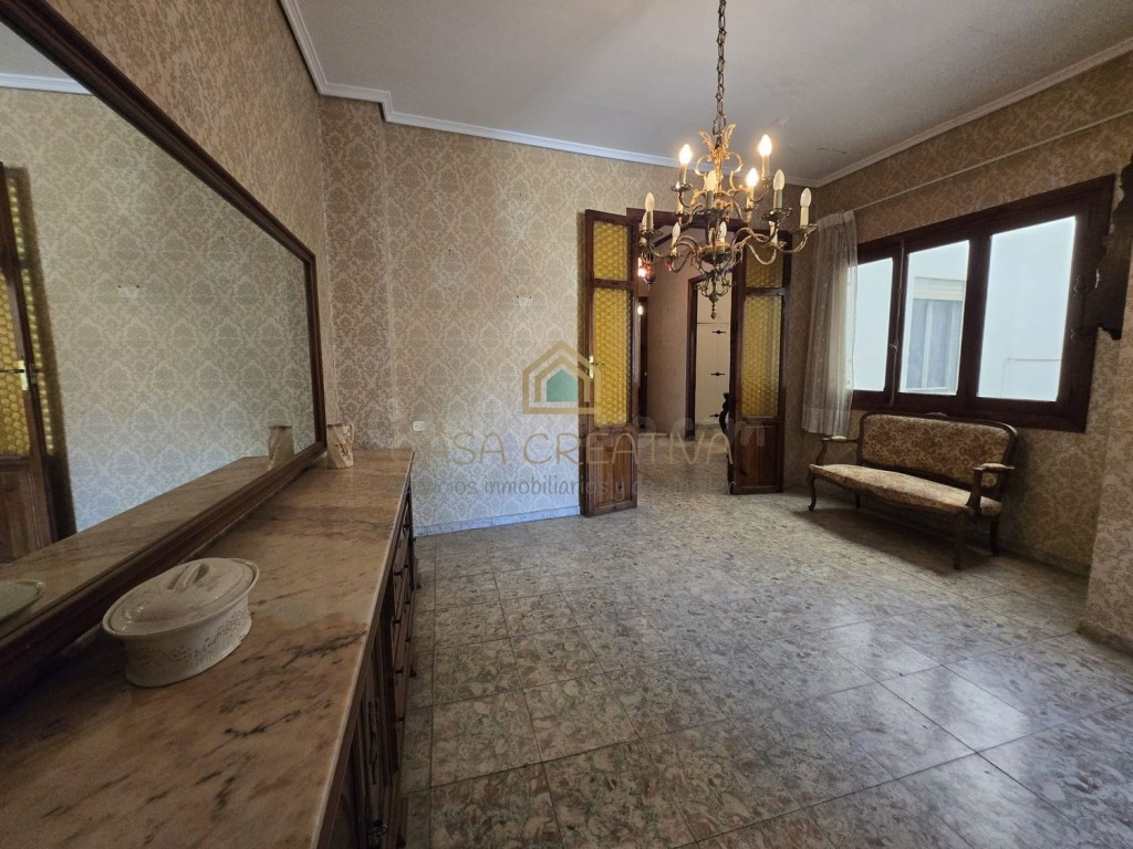 VENDO PISO SEÑORIAL TECHOS MUY ALTOS CON VIGAS DE MADERA 89. - foto 4
