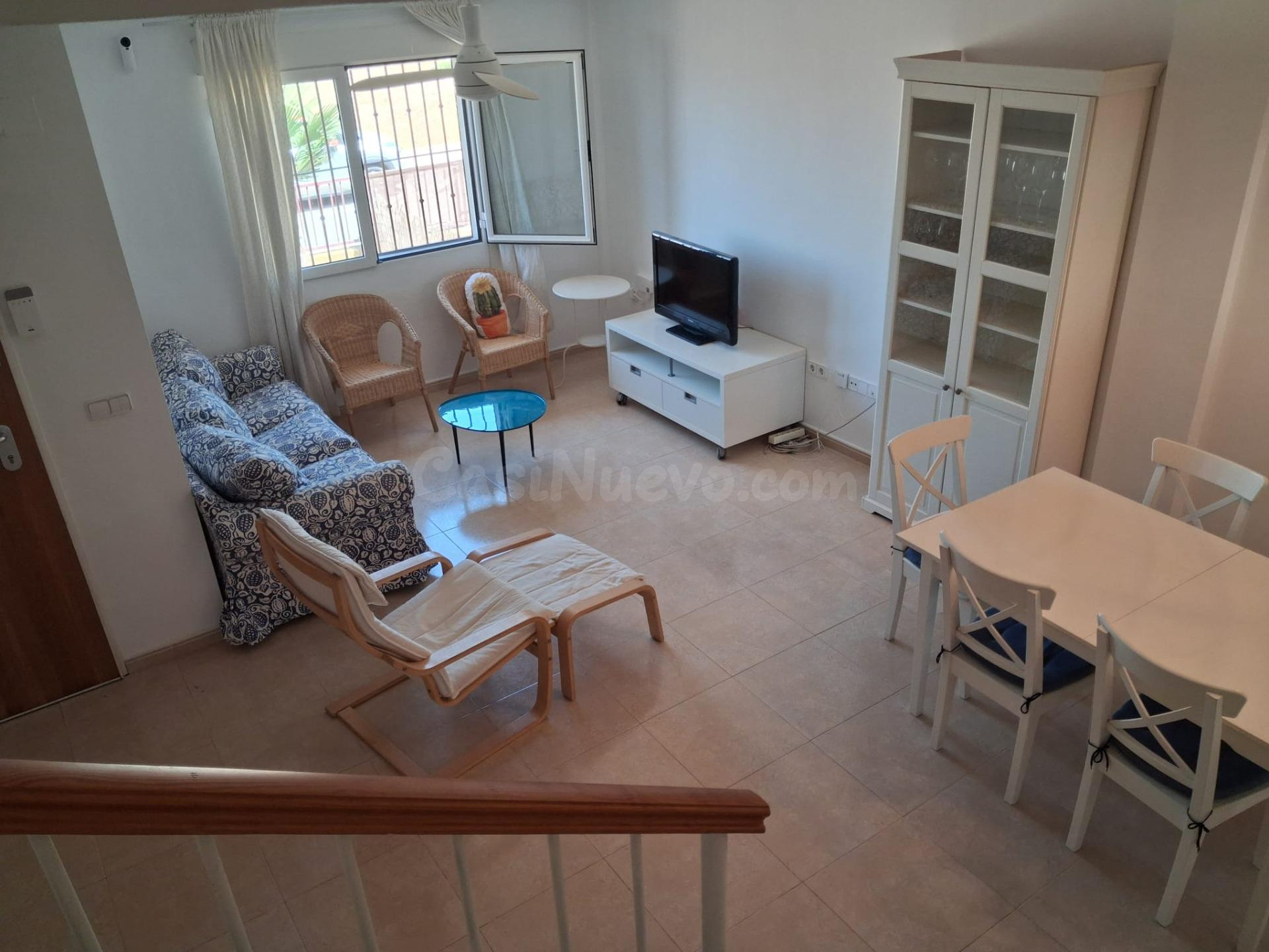 ADOSADO CON 4 DORMITORIOS, 4 BAÑOS, GARAJE CERRADO, TERRAZAS