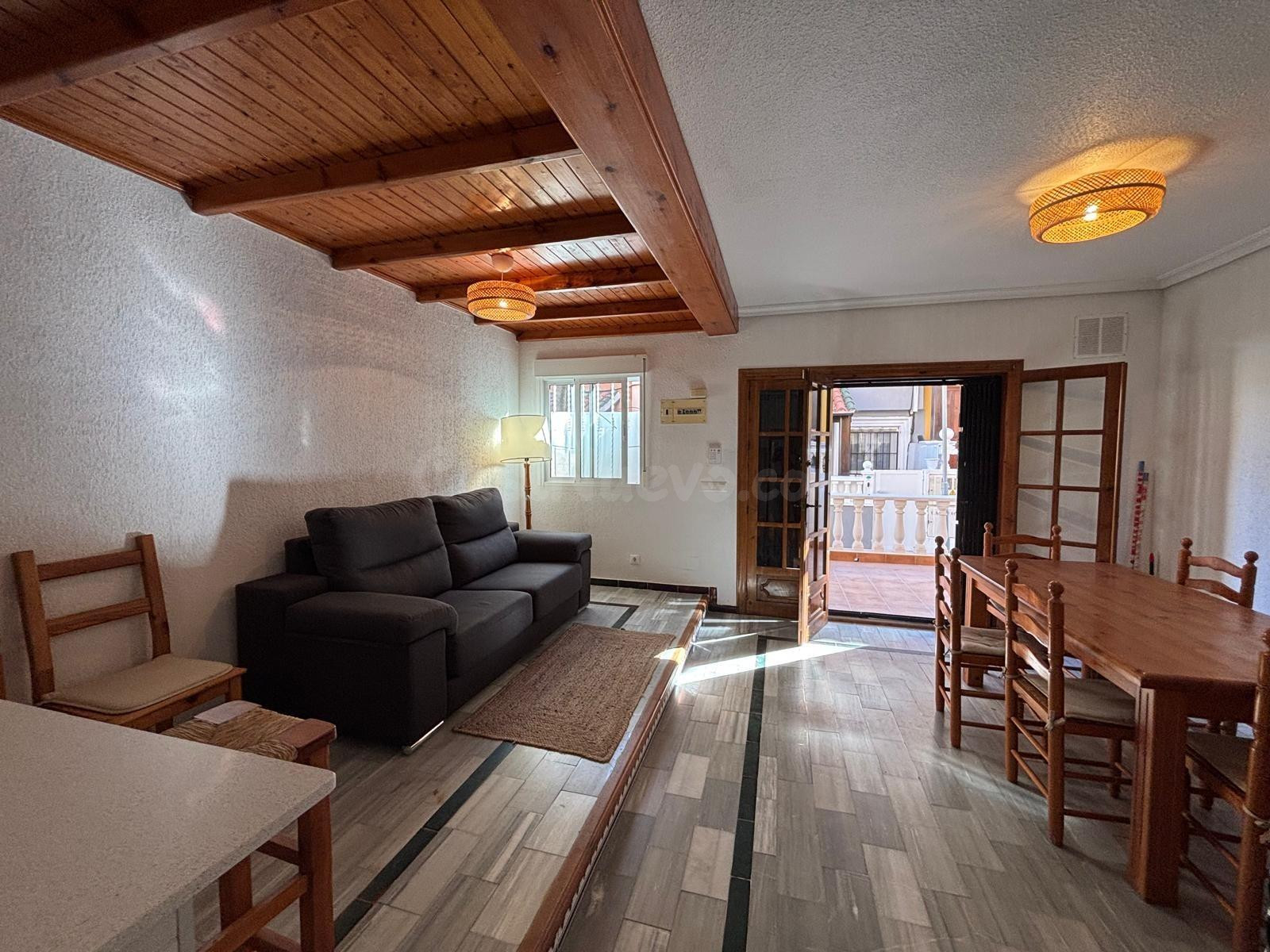 Presentamos este exclusivo dúplex adosado ubicado en la codi - foto 5