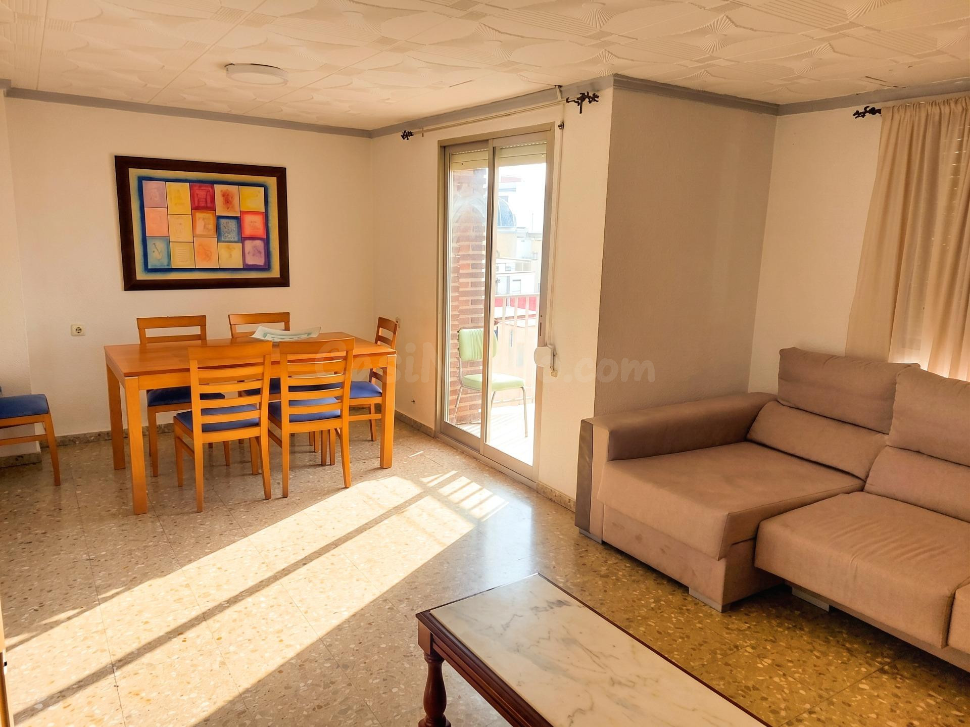 Amplio piso de 4 habitaciones en el centro de Nules