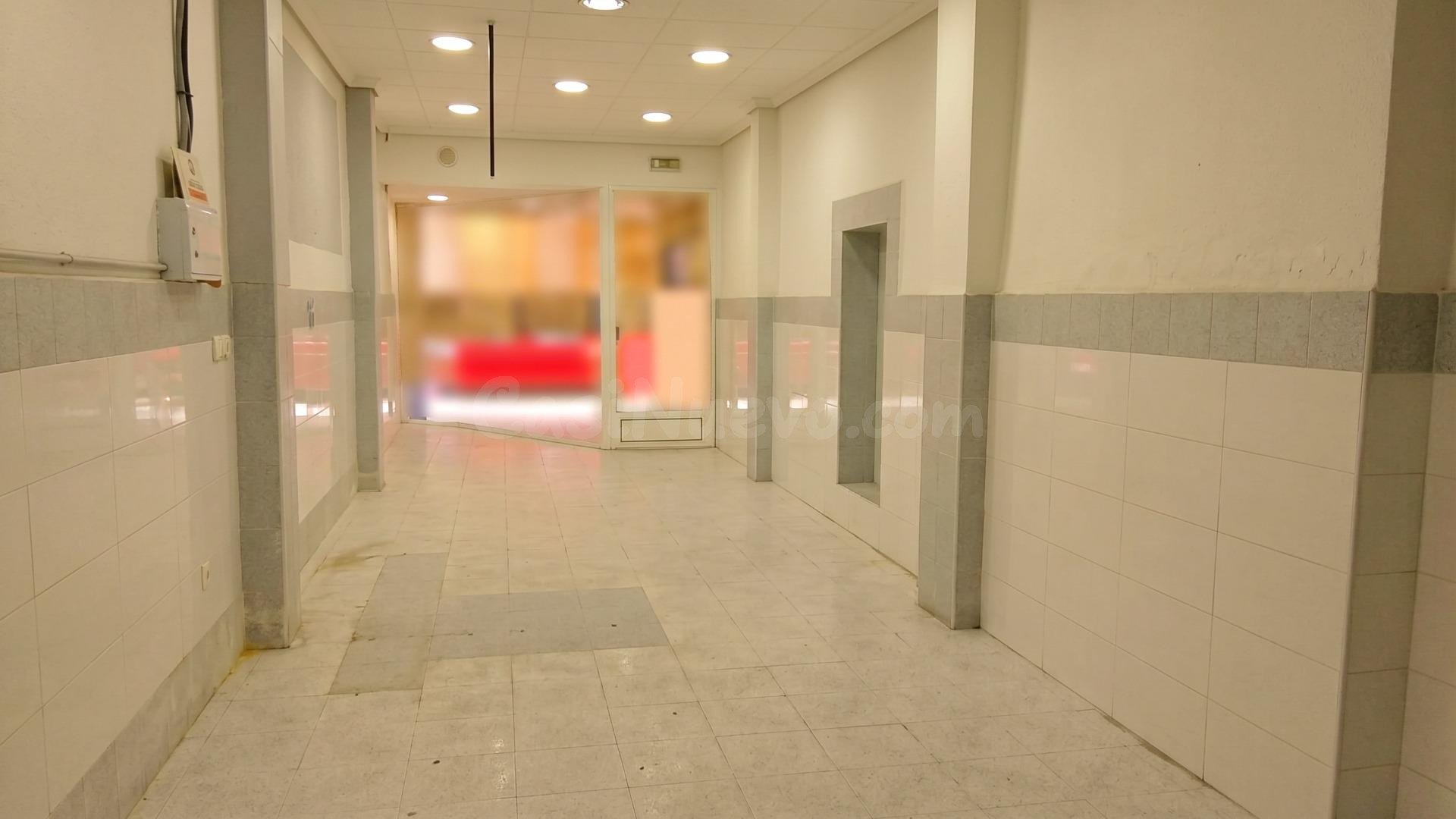Local comercial de 80 m2 en pleno centro de Nules - foto 3