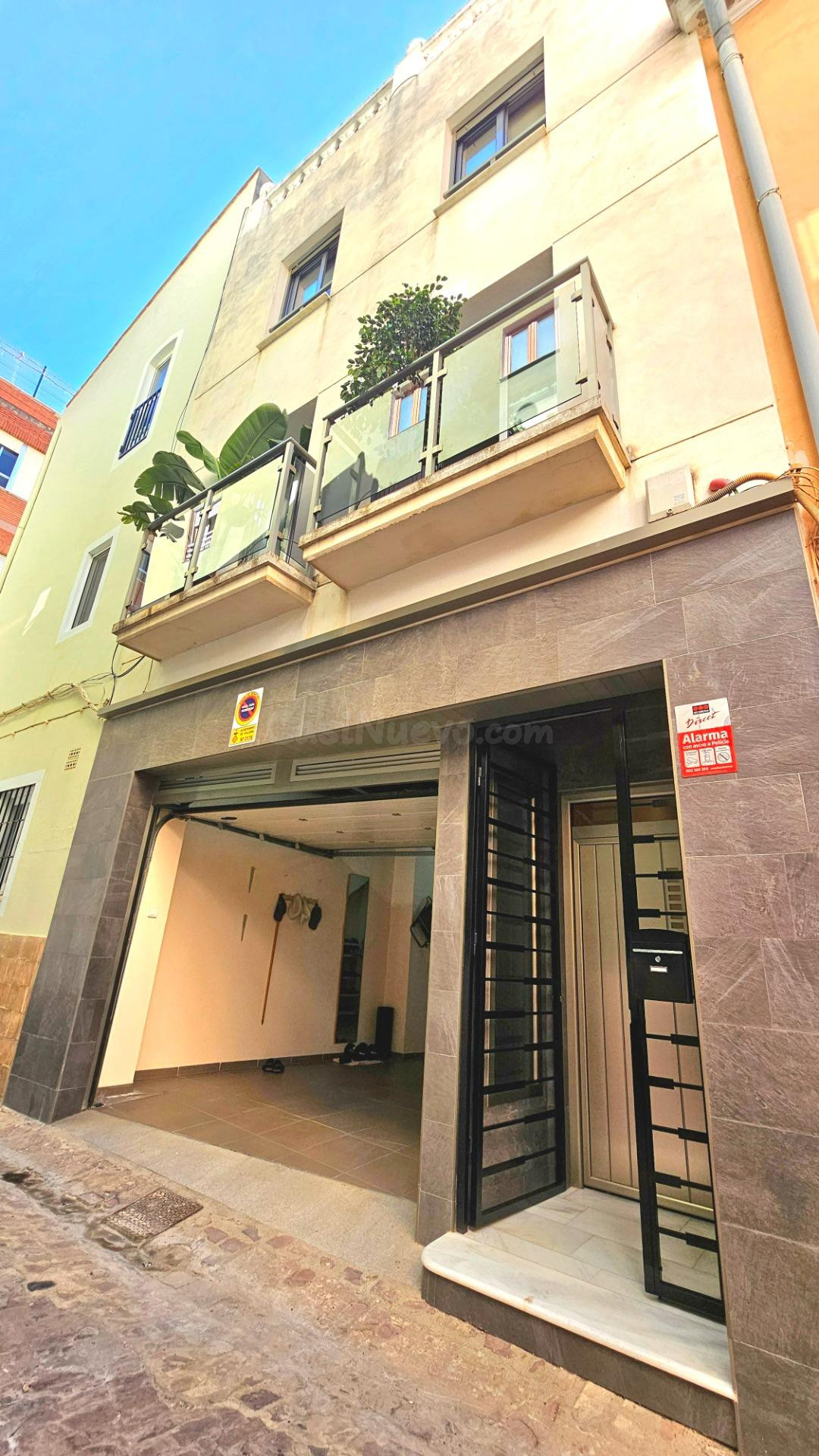 Preciosa casa reformada con garaje !!! - foto 3