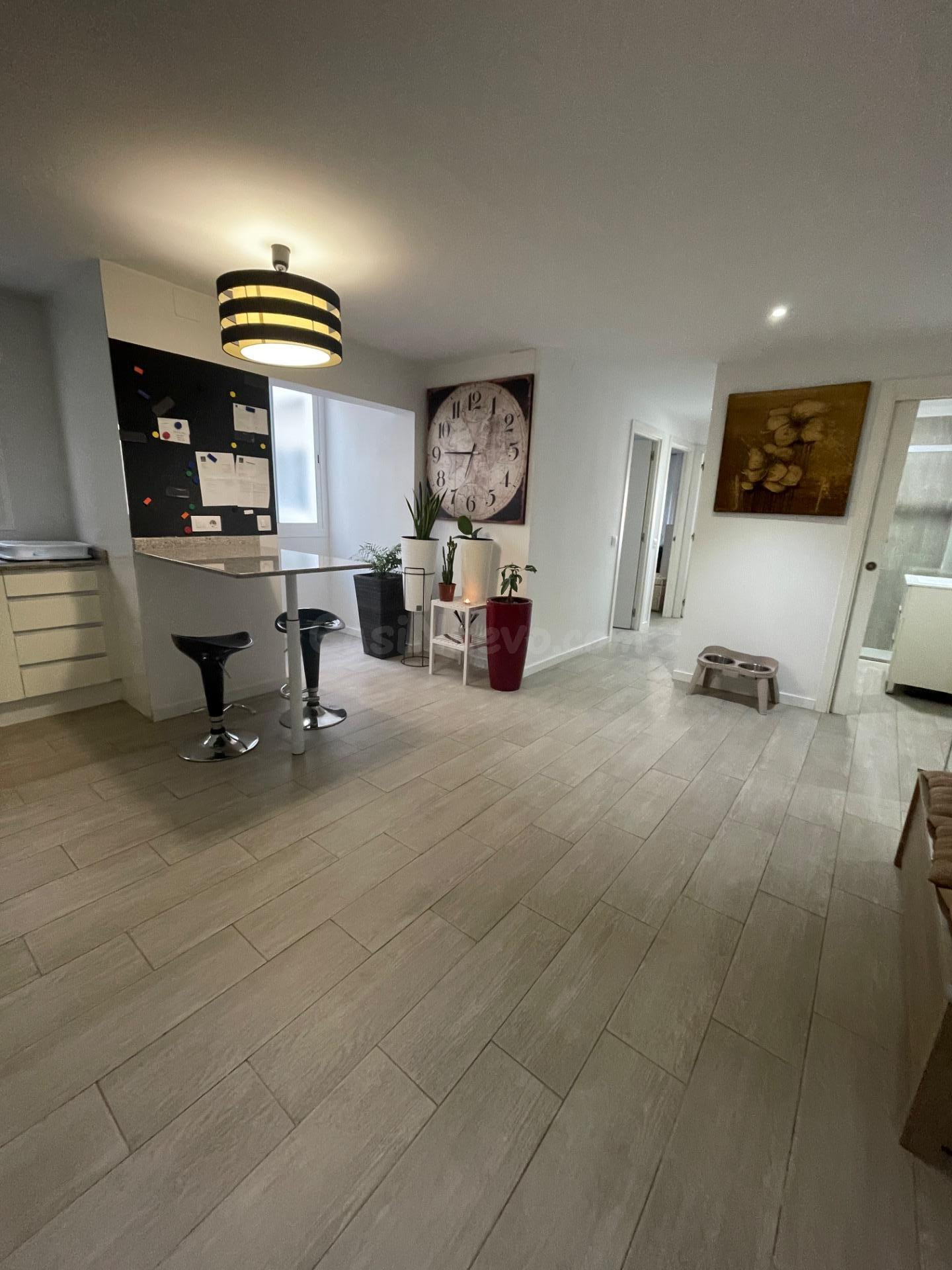 PISO DE 2 habitaciones CON AMPLIO SALÓN Y COCINA ABIERTA EN  - foto 2