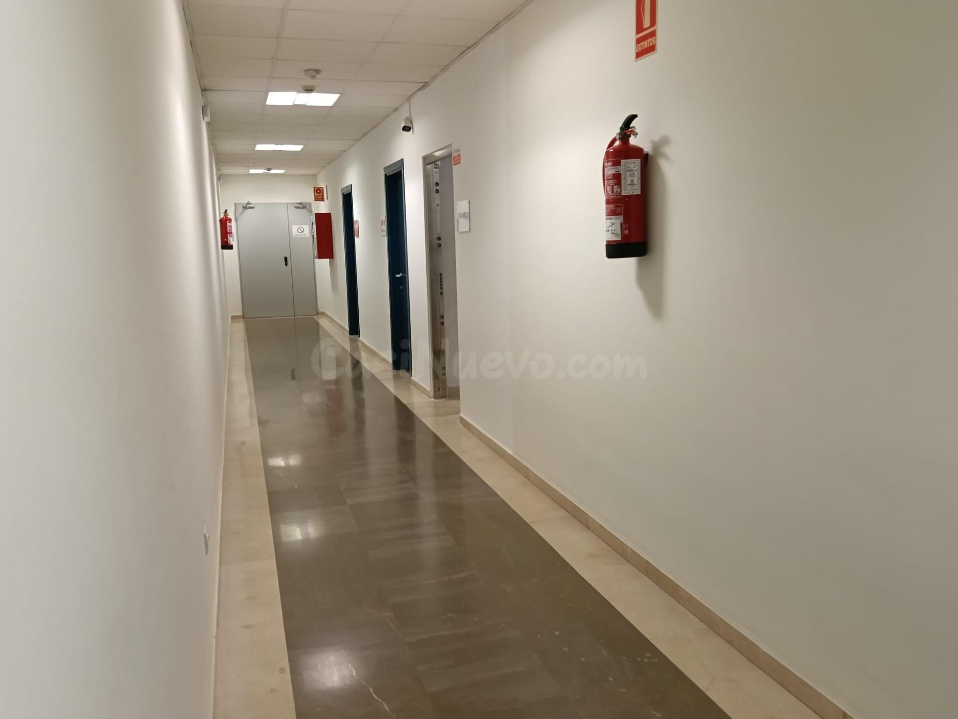 VENTA LOCAL ZONA FRANCA CADIZ - foto 4