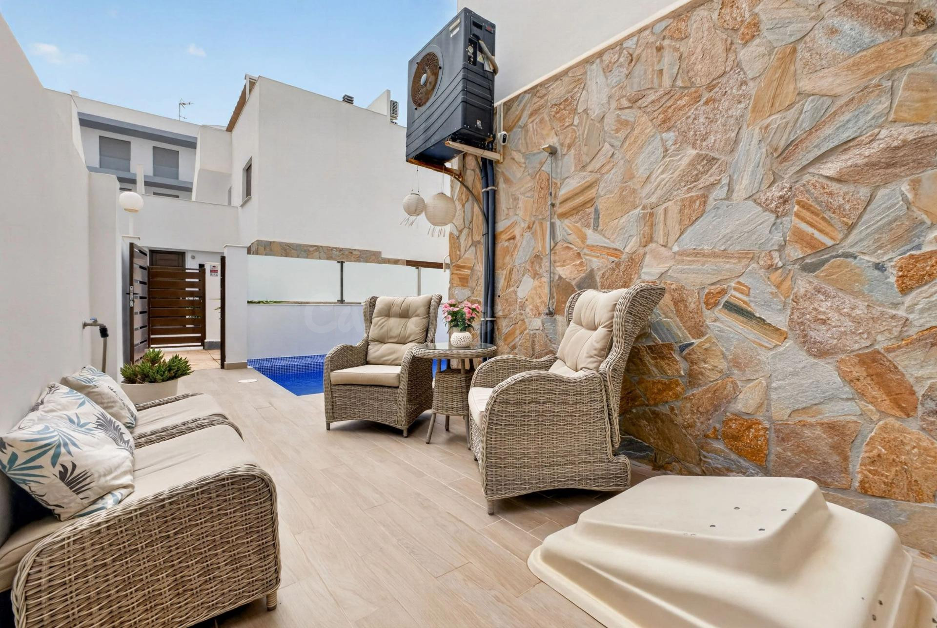 CASA ADOSADA CON PISCINA CLIMATIZADA PRIVADA Y SOLARIUM EN L - foto 5