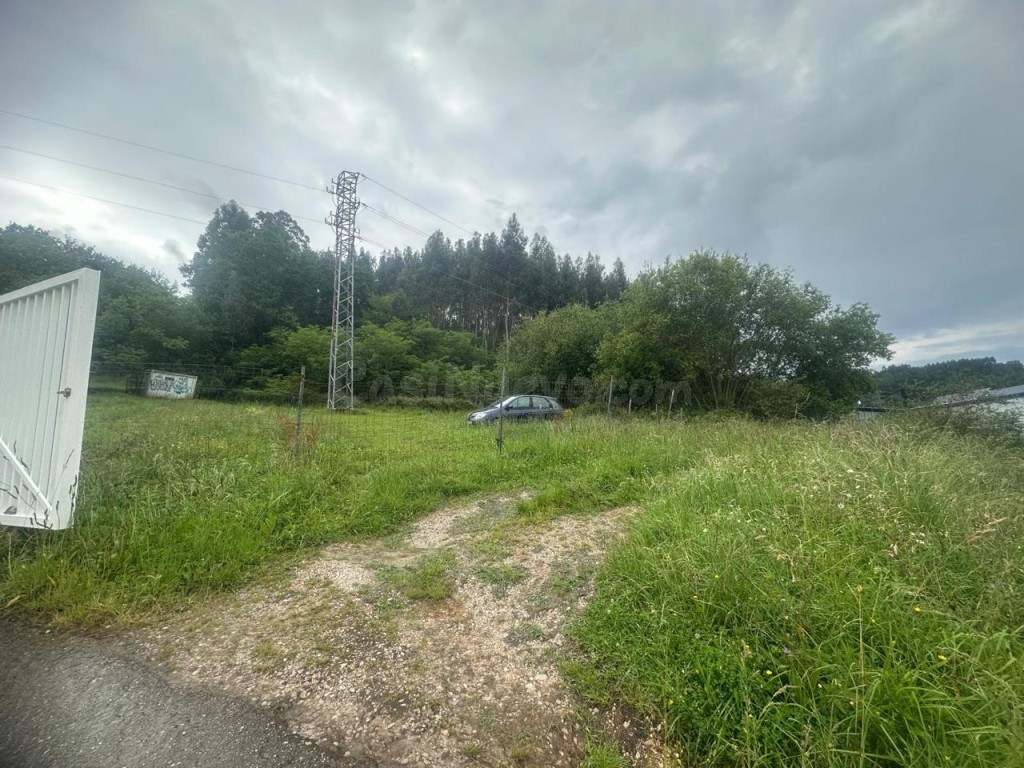 Interesante suelo industrial en Cartes, Cantabria - foto 3