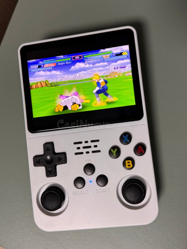 Consola portátil R36S juegos retro Vejer de la Frontera