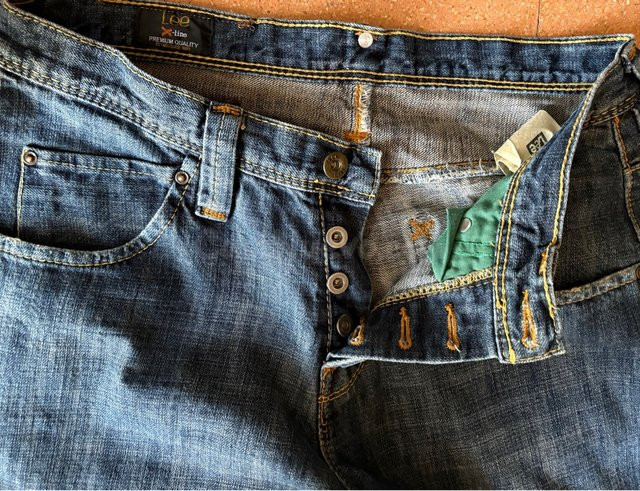 Pantalón tejano Lee recto