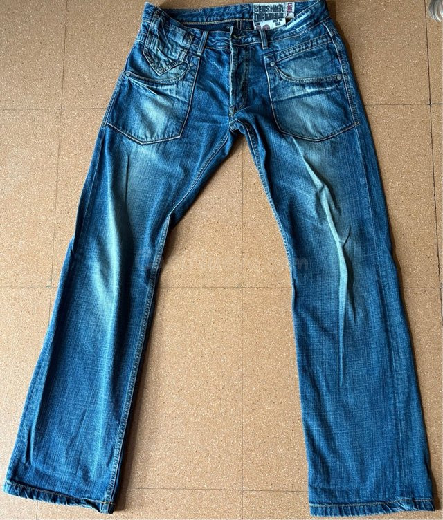 Pantalón vaquero recto Bershka - foto 3