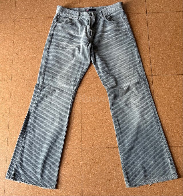 Pantalón pana Stronys corte ancho tiro bajo