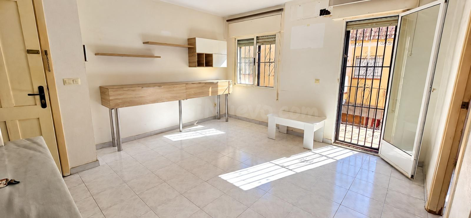 Vivienda de 3 dormitorios con piscina, terraza y solárium en - foto 3
