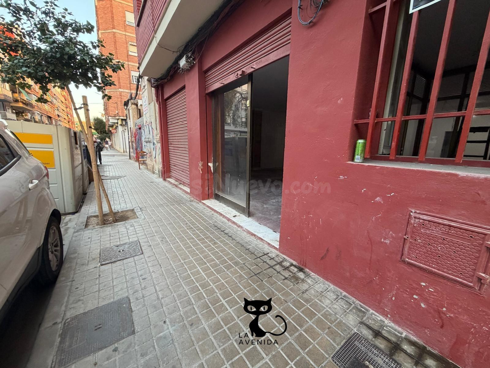LOCAL COMERCIAL DE 137 m2 FRENTE A PARQUE | BENETÚSSER - foto 2