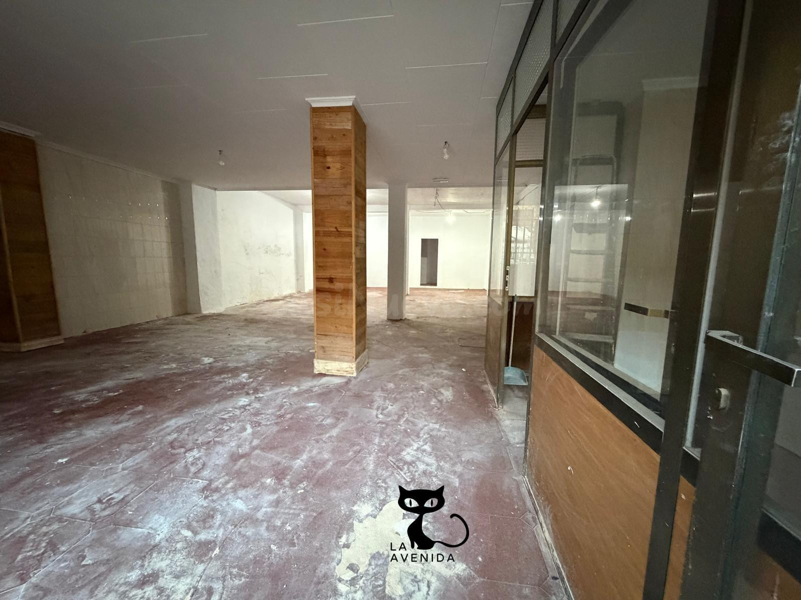 LOCAL COMERCIAL DE 137 m2 FRENTE A PARQUE | BENETÚSSER - foto 3