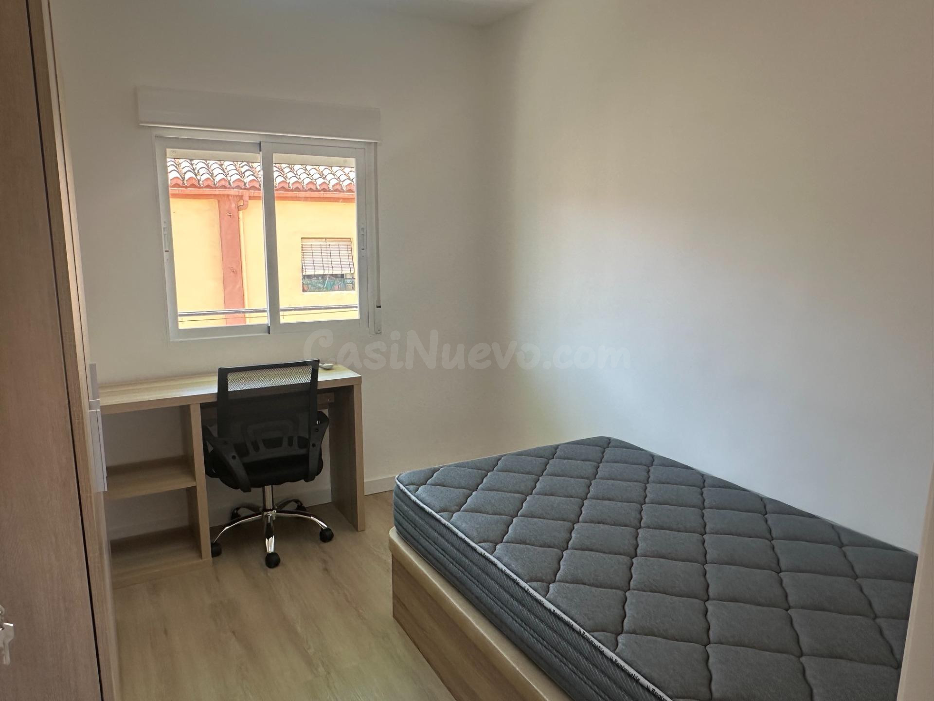 ALQUILER DE PISO TOTALMENTE REFORMADO Y EQUIPADO DE 4 DORMIT - foto 3