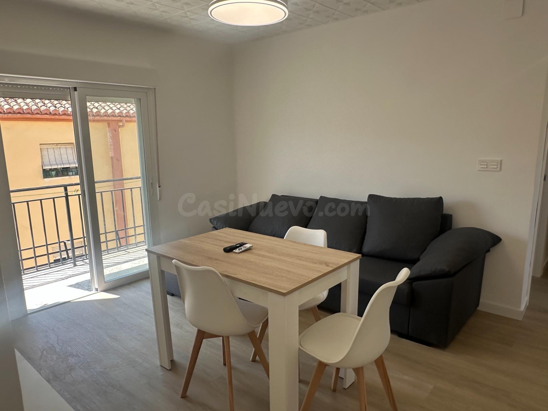 ALQUILER DE PISO TOTALMENTE REFORMADO Y EQUIPADO DE 4 DORMIT - foto 4